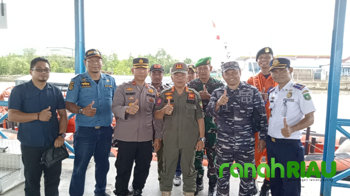 Lakukan Sidak di Pelabuhan, Plt Bupati Kepulauan Meranti didampingi Forkompimda